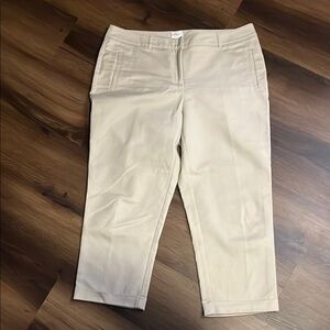 ⛱️Chico's So Slimming Tan Cropped Pants